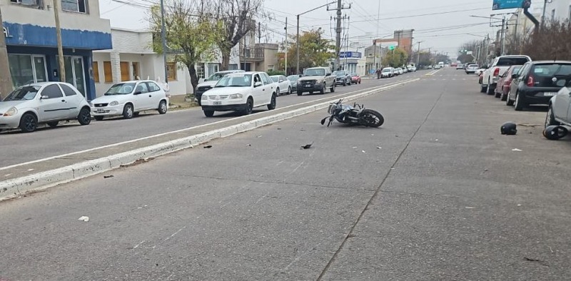 Una mujer gravemente herida en un siniestro vial
